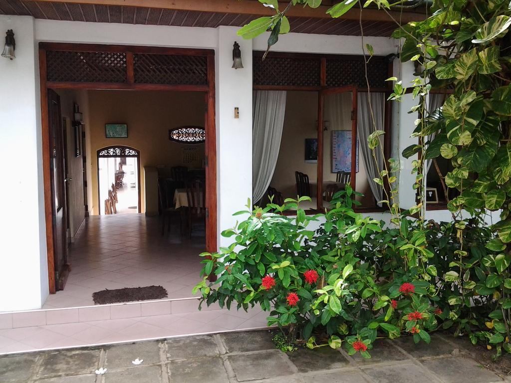 Tandem Guesthouse Hikkaduwa Exterior photo